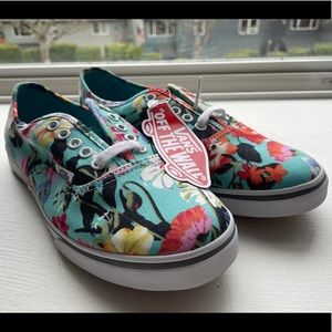 Women’s Blue Floral Vans (size 7.0)